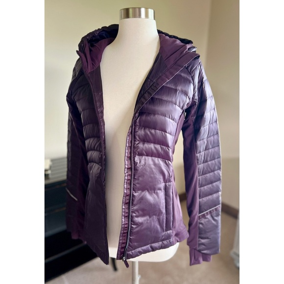 Lululemon Down for a Run Jacket in Black Cherry - Picture 7 of 9